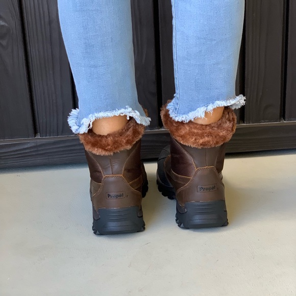 propet ankle zip duck boot